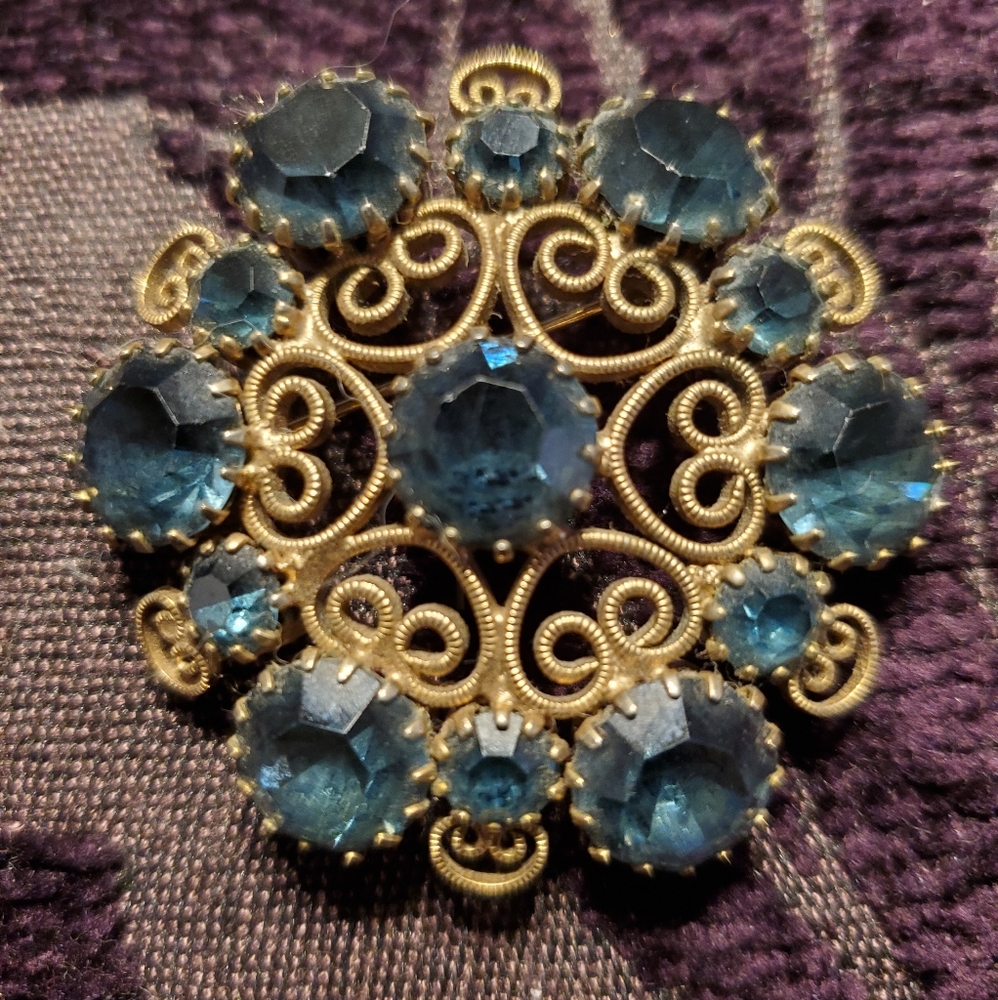 Antique Pin - Picture 2 of 5